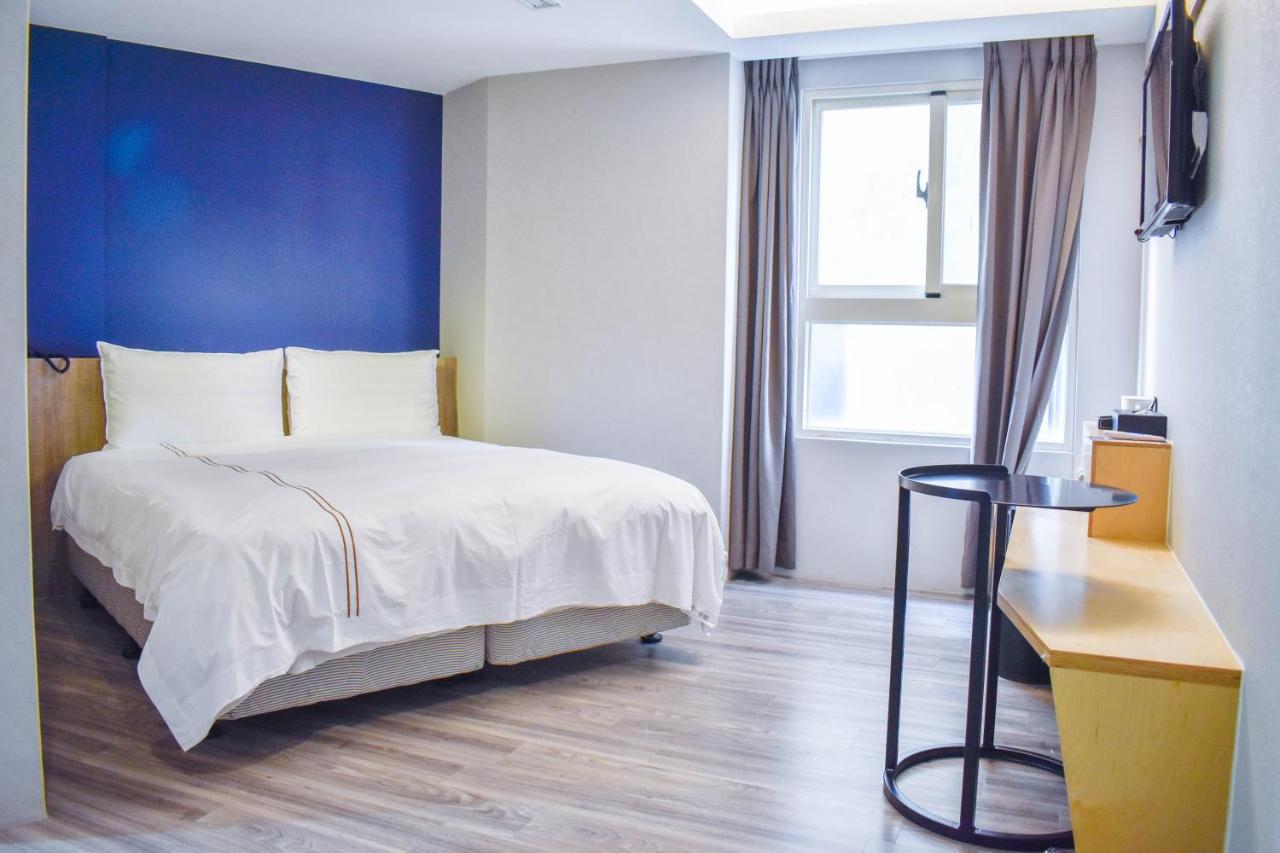 Talmud Business Hotel - Zhongshan Taichung Exterior photo