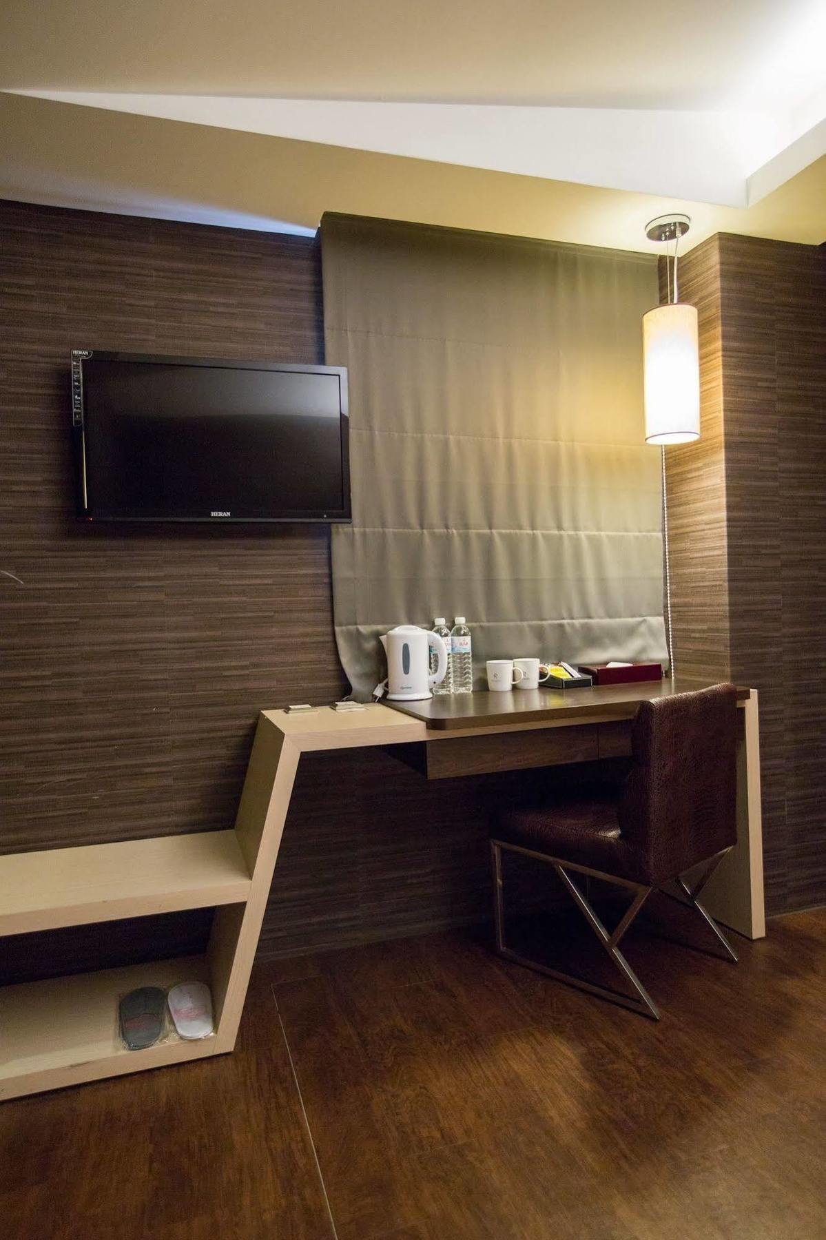 Talmud Business Hotel - Zhongshan Taichung Exterior photo