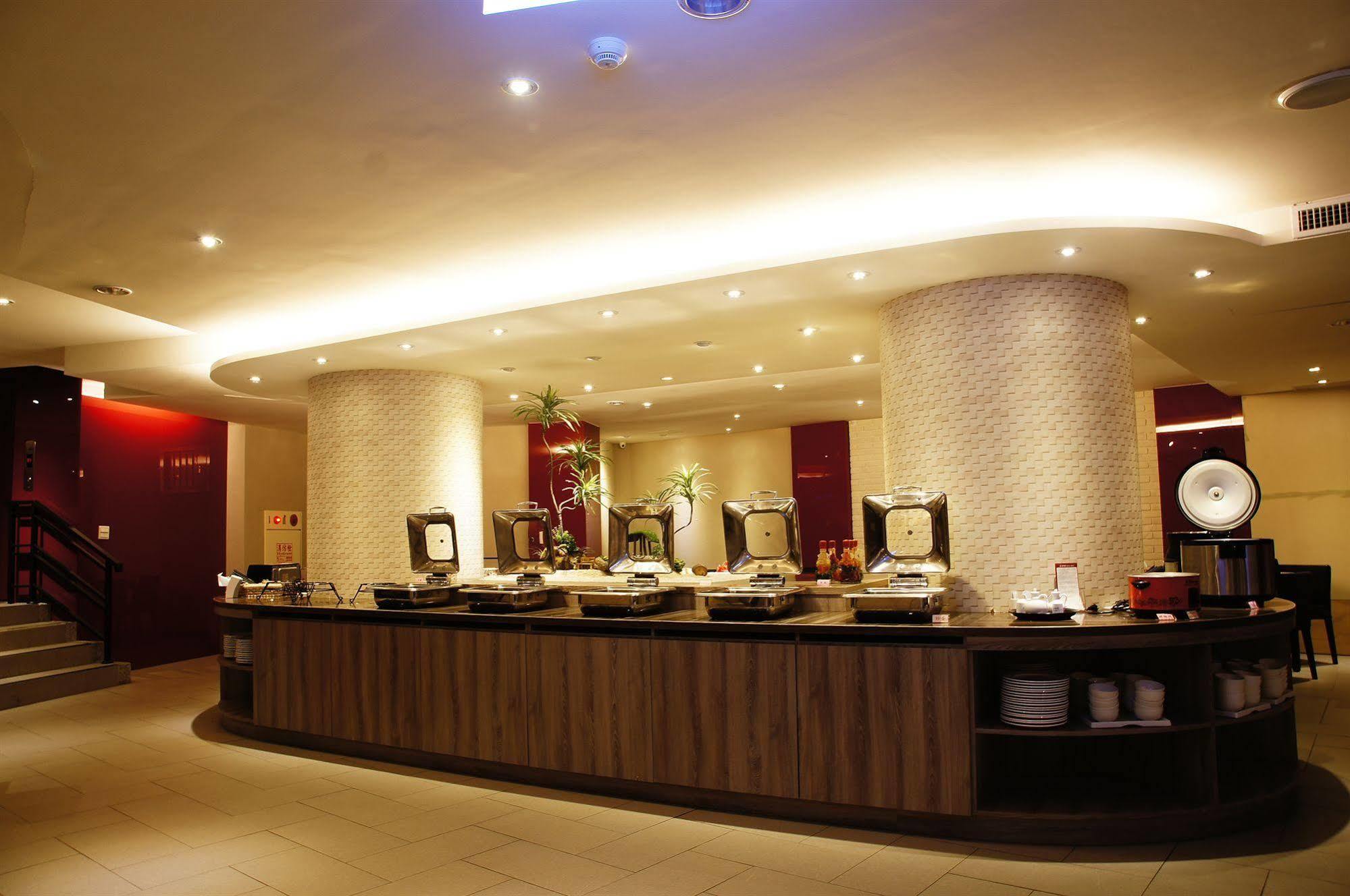 Talmud Business Hotel - Zhongshan Taichung Exterior photo