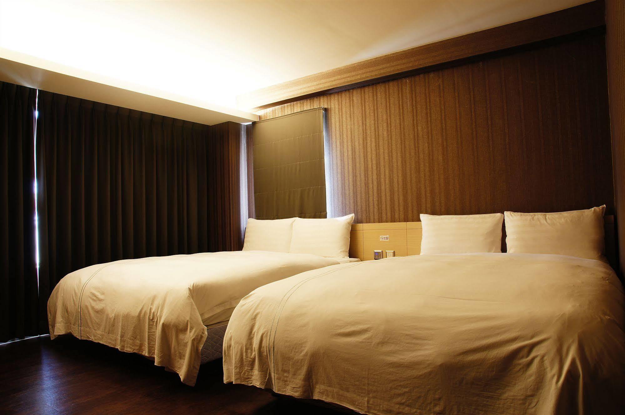 Talmud Business Hotel - Zhongshan Taichung Exterior photo